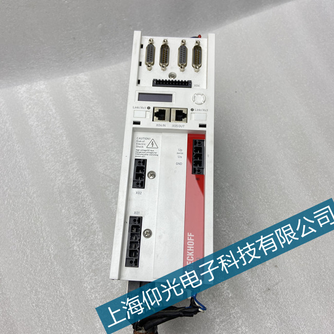平頂山倍福AX5106驅(qū)動(dòng)器上電無顯示故障維修專家