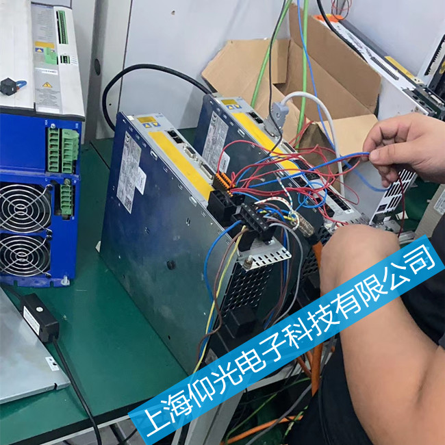 科爾摩根伺服驅(qū)動器S61000-SE運(yùn)行報警F07內(nèi)部電壓故障維修